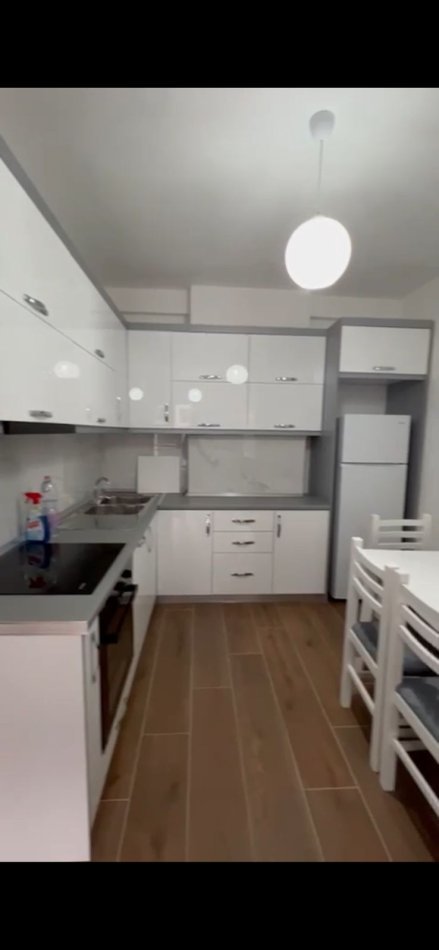 Tirane, shitet apartament 2+1+Ballkon Kati 3, 102 m² 143.206 € (Unaza e Re)