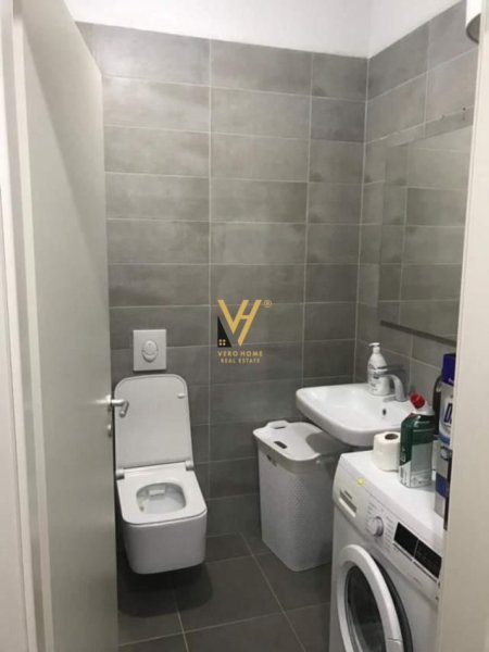 Tirane, jepet me qera apartament 2+1+Ballkon Kati 3, 100 m² 500 € (ALI DEMI)