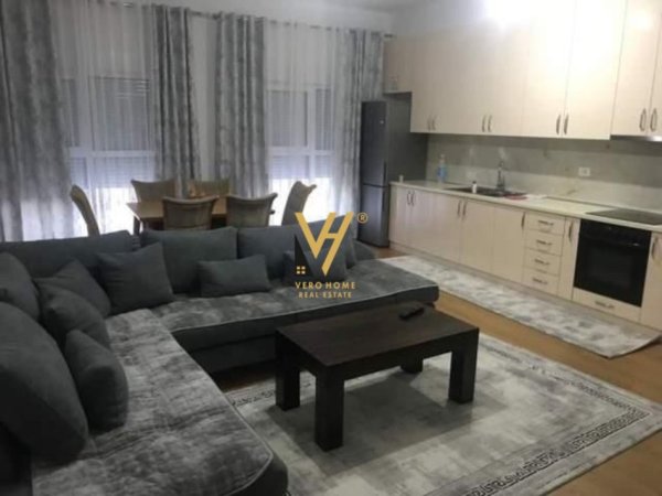 Tirane, jepet me qera apartament 2+1+Ballkon Kati 3, 100 m² 500 € (ALI DEMI)