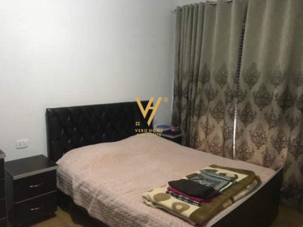 Tirane, jepet me qera apartament 2+1+Ballkon Kati 3, 100 m² 500 € (ALI DEMI)