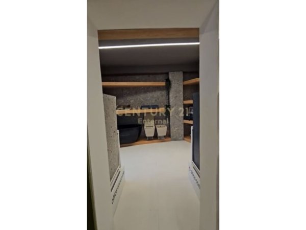 Tirane, shes ambjent biznesi , 132 m² 499.000 € (Ish Blloku)