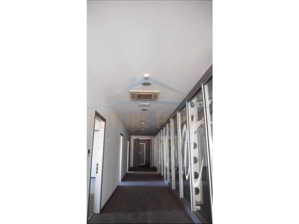 Tirane, shitet ambjent biznesi Kati 0, 4.700 m² 3.500.000 € (AUTOSTRADA TIRANE-DURRES)