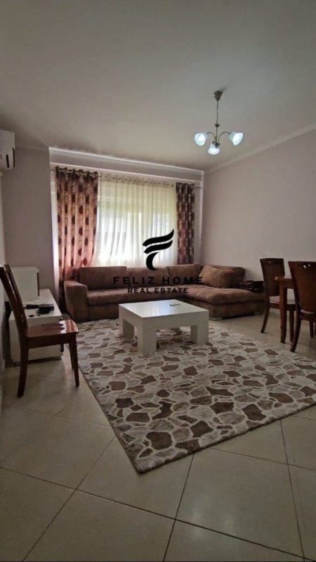 Tirane, jepet me qera apartament 1+1 Kati 3, 60 m² 400 € (YZBERISHT)