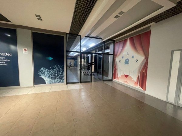 Tirane, shitet zyre Kati 1, 700 m² (XHAMLLIKU)