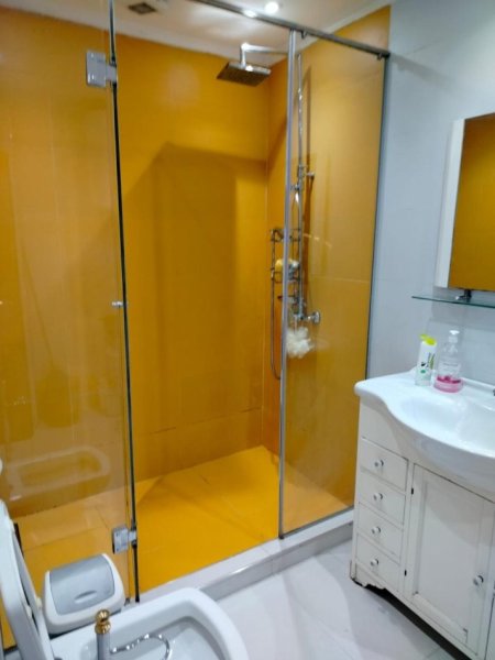 Tirane, jepet me qera apartament 3+1+Ballkon Kati 8, 198 m² (Komuna e Parisit)