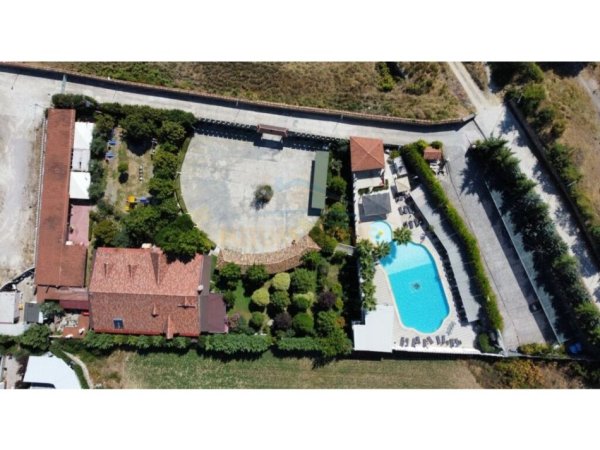 Tirane, shitet bar-resorant Kati 0, 3.000 m² 900.000 € (Mullet)