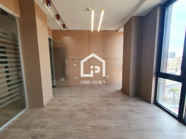 SHITET : APARTAMENT + 1 POST PARKIMI / REZIDENCA PARK GATE/ RRUGA ELBASANIT