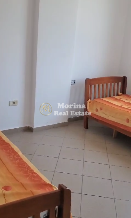 Tirane, jepet me qera apartament 2+1 Kati 3, 100 m² 300 € (Shkoze)