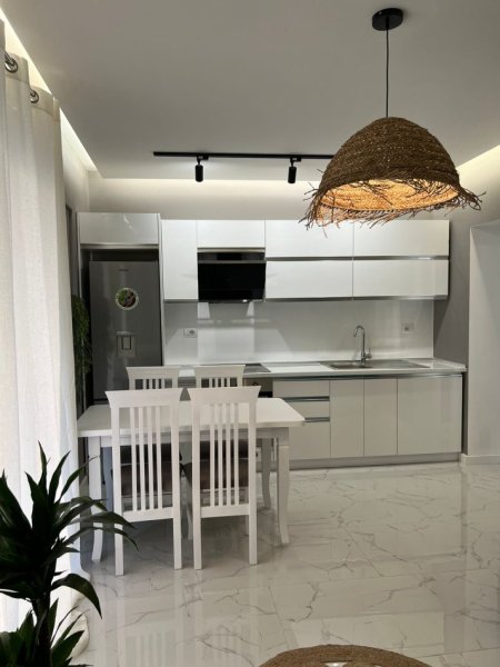 Tirane, jepet me qera apartament 2+1+Ballkon Kati 5, 70 m² 850 € (Myslym Shyri)