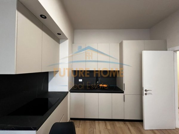 Tirane, jepet me qera apartament 1+1 Kati 6, 65 m² 800 € (Ish Parku Autobuzave)
