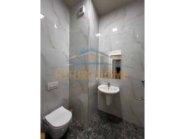 Tirane, jepet me qera apartament 1+1 Kati 6, 65 m² 800 € (Ish Parku Autobuzave)