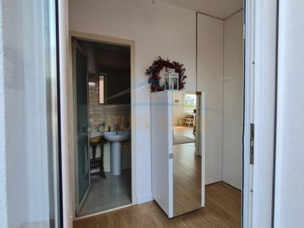 Shqiperi, jepet me qera apartament 1+1 Kati 8, 140 m² 1.200 € (Myslym Shyri)