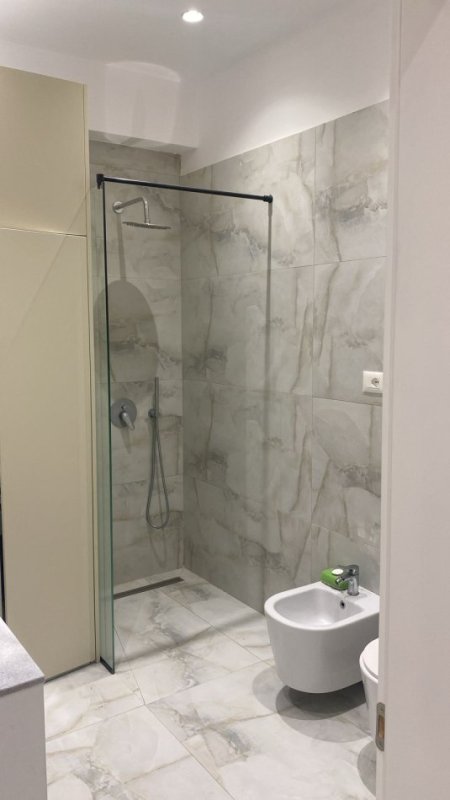 Tirane, jepet me qera apartament 1+1+Ballkon Kati 9, 70 m² 550 € (Rr. Teodor Keko, Astir)