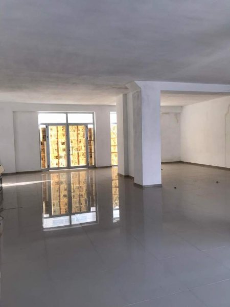 Tirane, shitet ambjent biznesi Kati 0, 389 m² 1.360 Euro/m2 (Rruga Mihal Grameno)