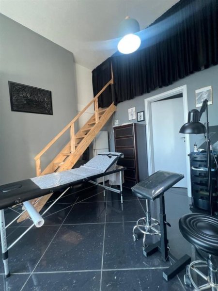 Durres, shitet biznesi TATTO, TEK PISTA KOSOVA  40 m², 3500 Euro