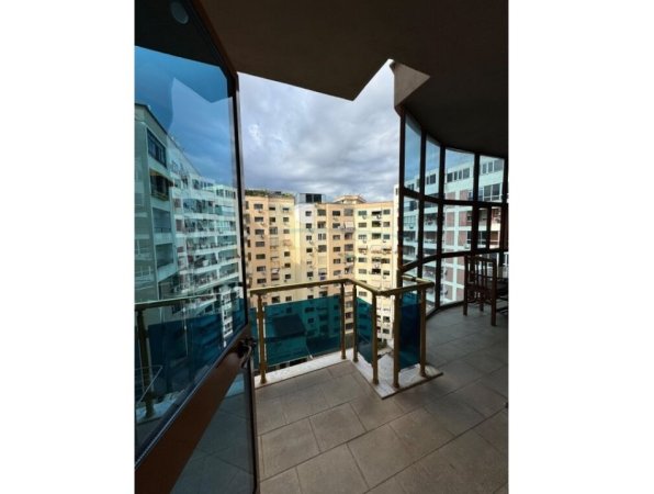 Tirane, jepet me qera apartament 2+1 Kati 9, 105 m² 750 € (Stacioni I Trenit)