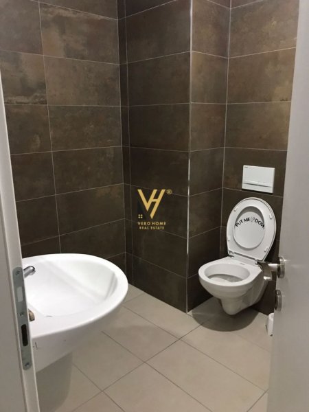 Tirane, jepet me qera apartament 1+1+Ballkon Kati 7, 70 m² 700 € (KOMPLEKSI OLIMPIK)