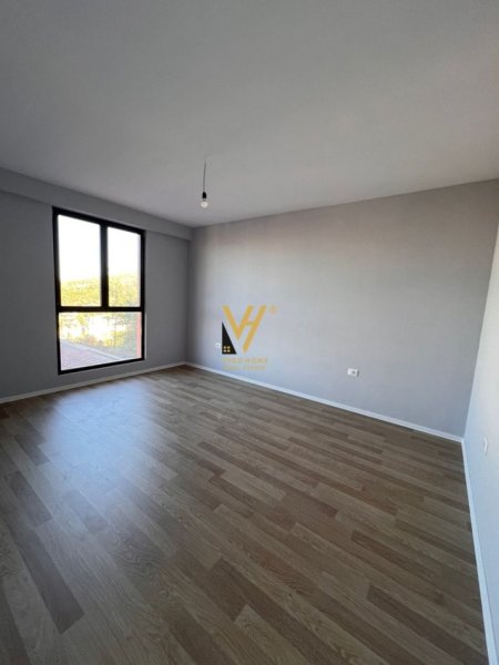Tirane, jepet me qera apartament 1+1+Ballkon Kati 3, 59 m² 300 € (SHKOZE)