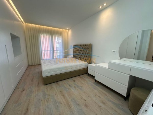 Tirane, jepet me qera apartament 2+1+Aneks+Ballkon Kati 2, 83 m² 1.400 € (Rruga e Kavajes)