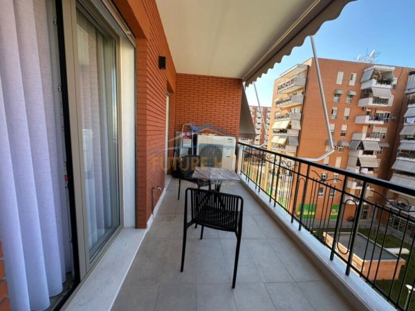 Tirane, jepet me qera apartament 2+1+Aneks+Ballkon Kati 2, 83 m² 1.400 € (Rruga e Kavajes)