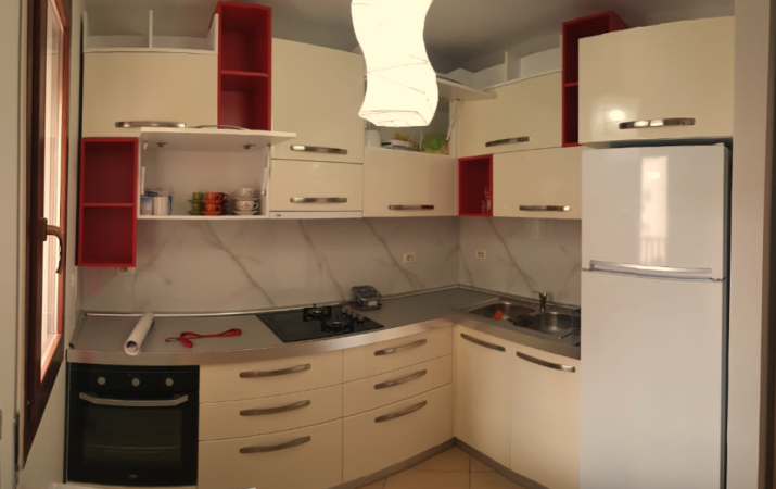 Tirane, jepet me qera apartament 2+1+Ballkon Kati 4, 100 m² 550 € (Kopshti Botanik)