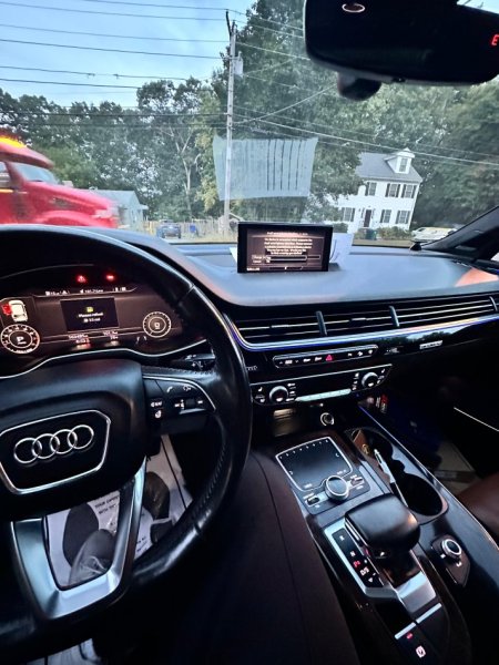 Tirane, shes makine Audi Q7 Benzin, e zeze automatik 24.000 €