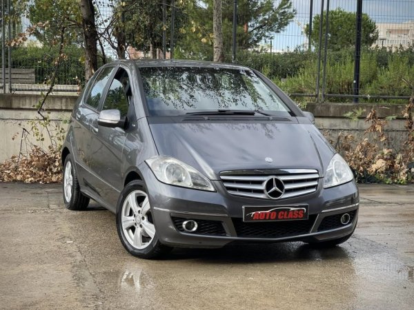 Tirane, shes makine BENZ A150 AUTOMAT Benzin, gri metalizato automatik Klima 184.000 km 5.400 €