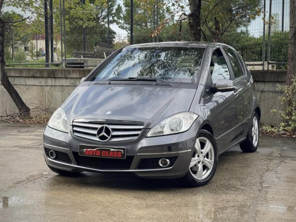 Tirane, shes makine BENZ A150 AUTOMAT Benzin, gri metalizato automatik Klima 184.000 km 5.400 €