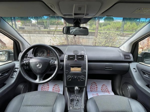 Tirane, shes makine BENZ A150 AUTOMAT Benzin, gri metalizato automatik Klima 184.000 km 5.400 €