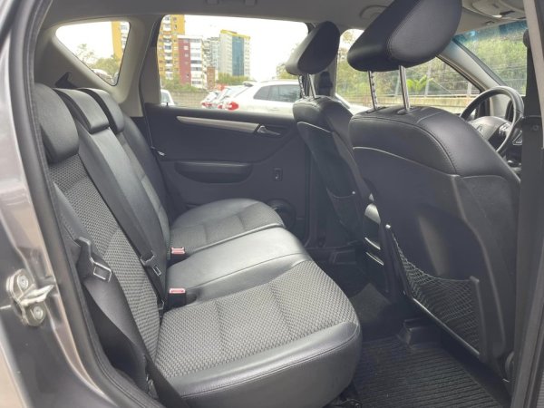 Tirane, shes makine BENZ A150 AUTOMAT Benzin, gri metalizato automatik Klima 184.000 km 5.400 €