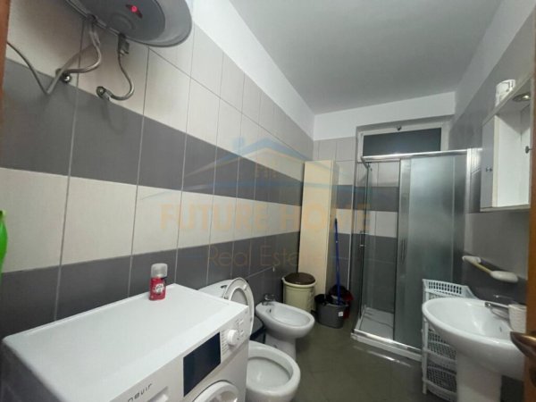 Durres, jepet me qera apartament 2+1 Kati 4, 550 € 