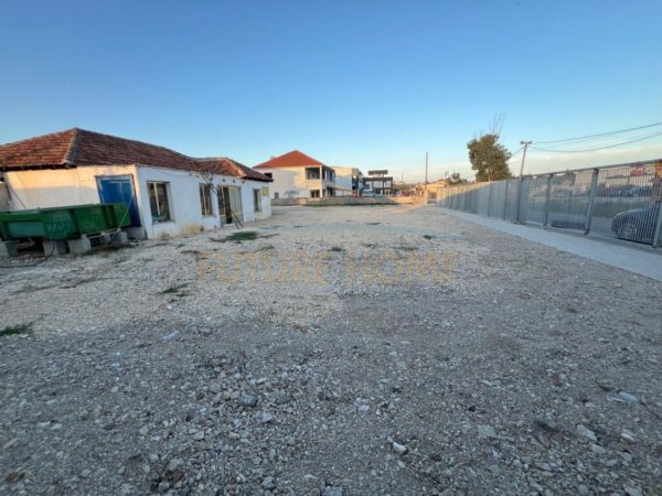 Durres, jepet me qera truall , 1.423 m² (Nishtulle ,Durres)