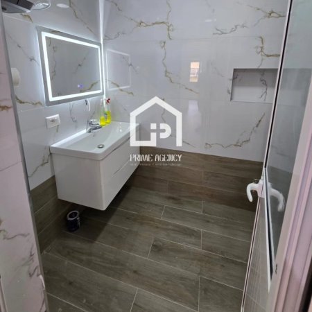 SHITET APARTAMENT 2+1/Rruga Kavajës/ Qendra biznesit : Condor Center