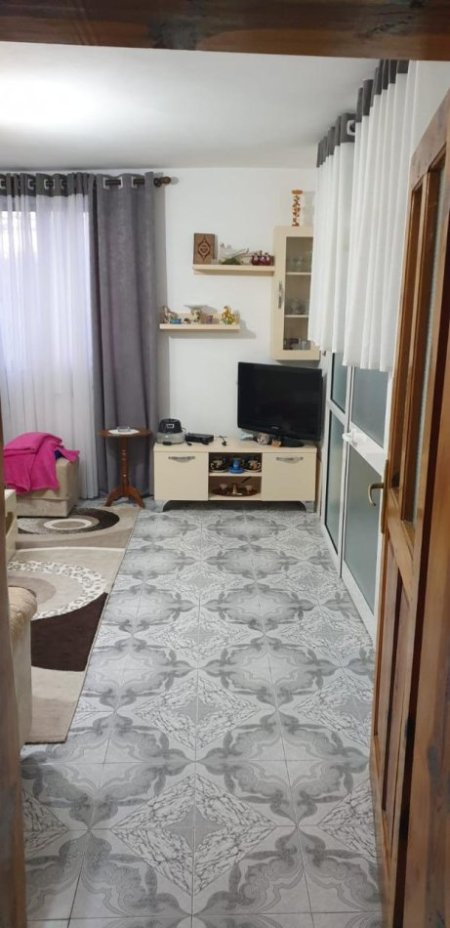 Tirane, shitet shtepi 2+1+Ballkon Kati 0, 91 m² 90.000 € (Vore)