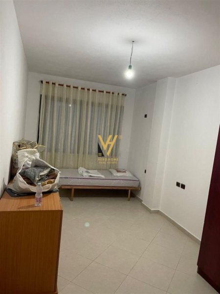 Tirane, jepet me qera apartament 2+1+Ballkon Kati 3, 100 m² 500 € (UNAZA E RE)