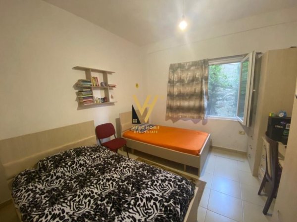 Tirane, jepet me qera apartament 3+1+Ballkon Kati 1, 130 m² 500 € (SAUK)
