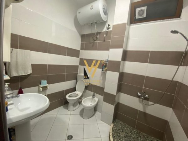 Tirane, jepet me qera apartament 3+1+Ballkon Kati 1, 130 m² 500 € (SAUK)