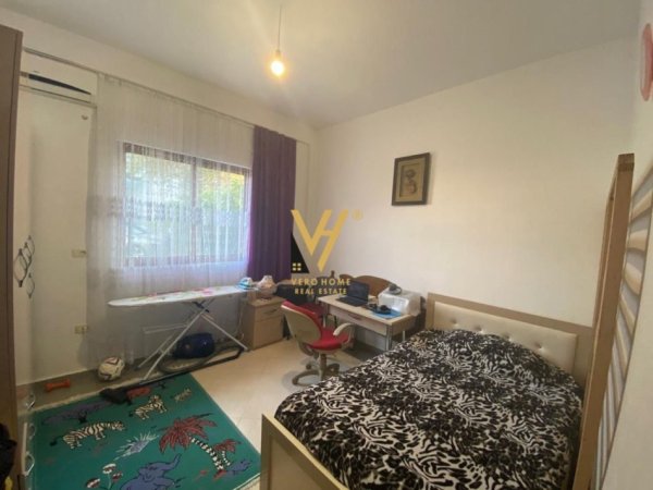 Tirane, jepet me qera apartament 3+1+Ballkon Kati 1, 130 m² 500 € (SAUK)