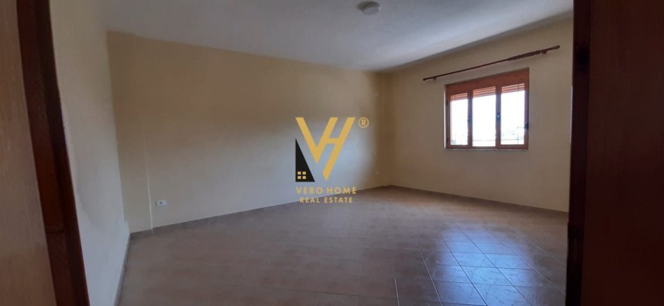 Tirane, jepet me qera Vile 3 Katshe Kati 0, 1.000 m² 2.000 € (TEGU)