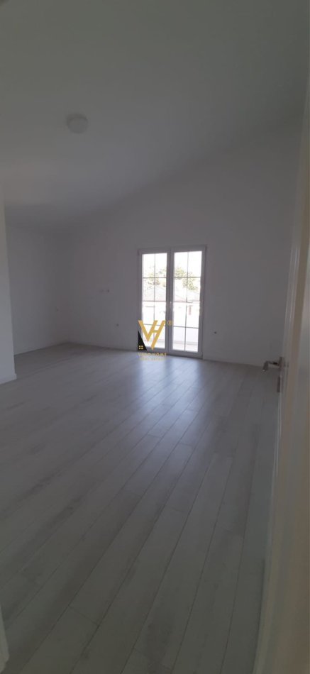 Tirane, jepet me qera Vile 3 Katshe Kati 0, 1.000 m² 2.000 € (TEGU)