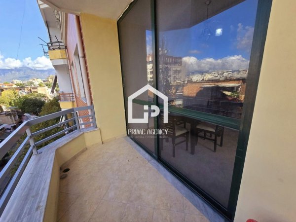 SHITET APARTAMENT 1+1/21 Dhjetori/ Pranë Market Joena