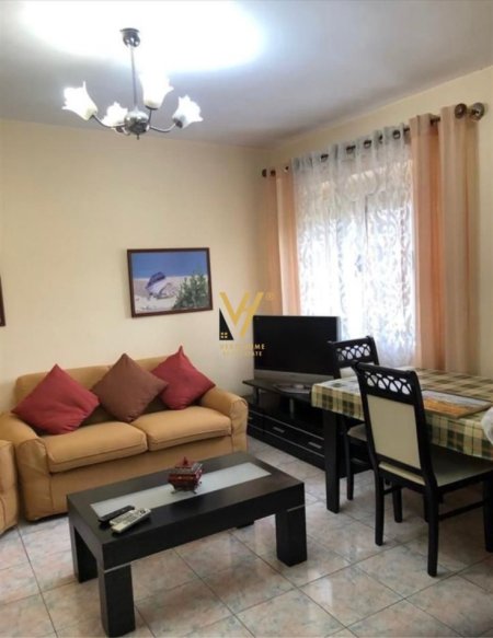 Tirane, jepet me qera apartament 2+1+Ballkon Kati 4, 85 m² 500 € (SHKOLLA E BALETIT)