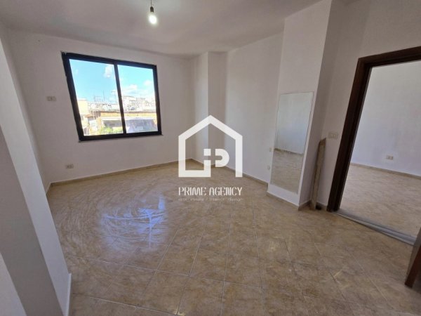 SHITET APARTAMENT 1+1/21 Dhjetori/ Pranë Market Joena