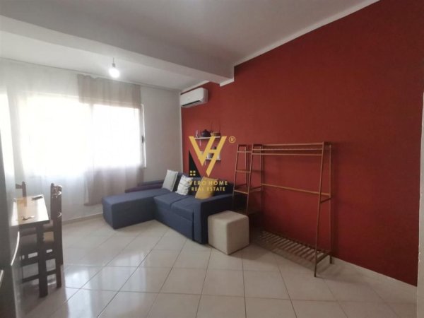 Tirane, jepet me qera apartament 1+1+Ballkon Kati 2, 56 m² 400 € (SELITE)