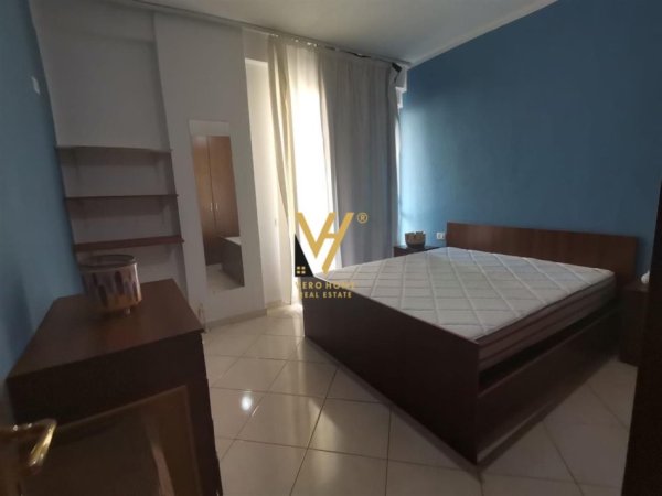 Tirane, jepet me qera apartament 1+1+Ballkon Kati 2, 56 m² 400 € (SELITE)