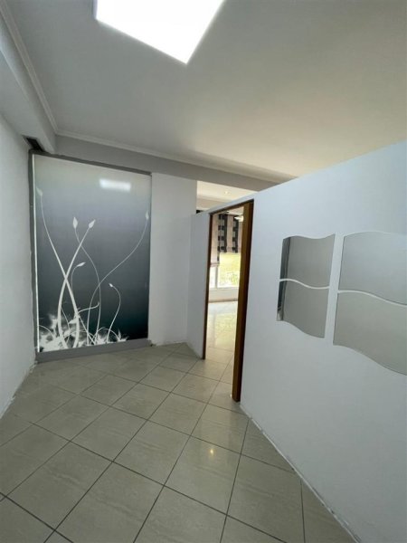 Tirane, shitet ambjent biznesi Kati 2, 60 m² 180.000 € (Islam Alla)