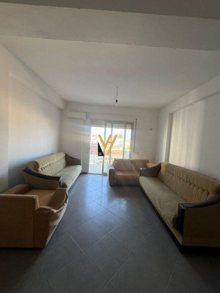 Tirane, jepet me qera apartament 2+1+Ballkon Kati 5, 115 m² 400 € (YZBERISHT)