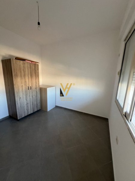Tirane, jepet me qera apartament 2+1+Ballkon Kati 5, 115 m² 400 € (YZBERISHT)