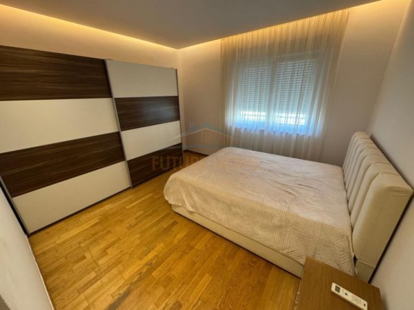 Tirane, jepet me qera apartament 3+1 Kati 3, 186 m² 1.400 € (Sauk)