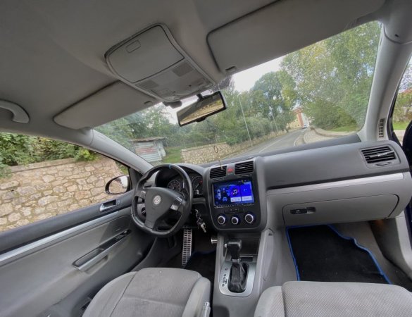 Tirane, shes makine Golf5 R-line Benzin+Gaz, blu automatik Kondicioner 190.000 km 3.800 €